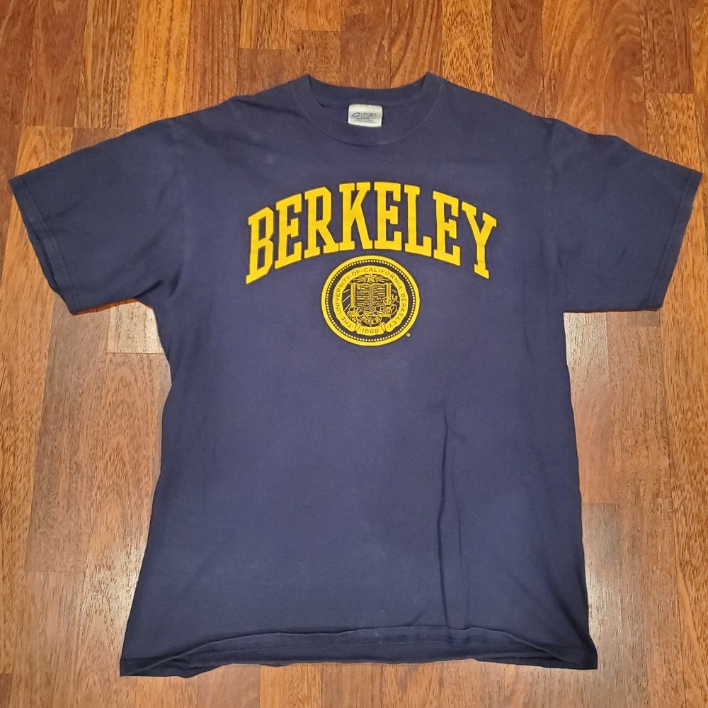 Berkeley University T-shirt Size Medium